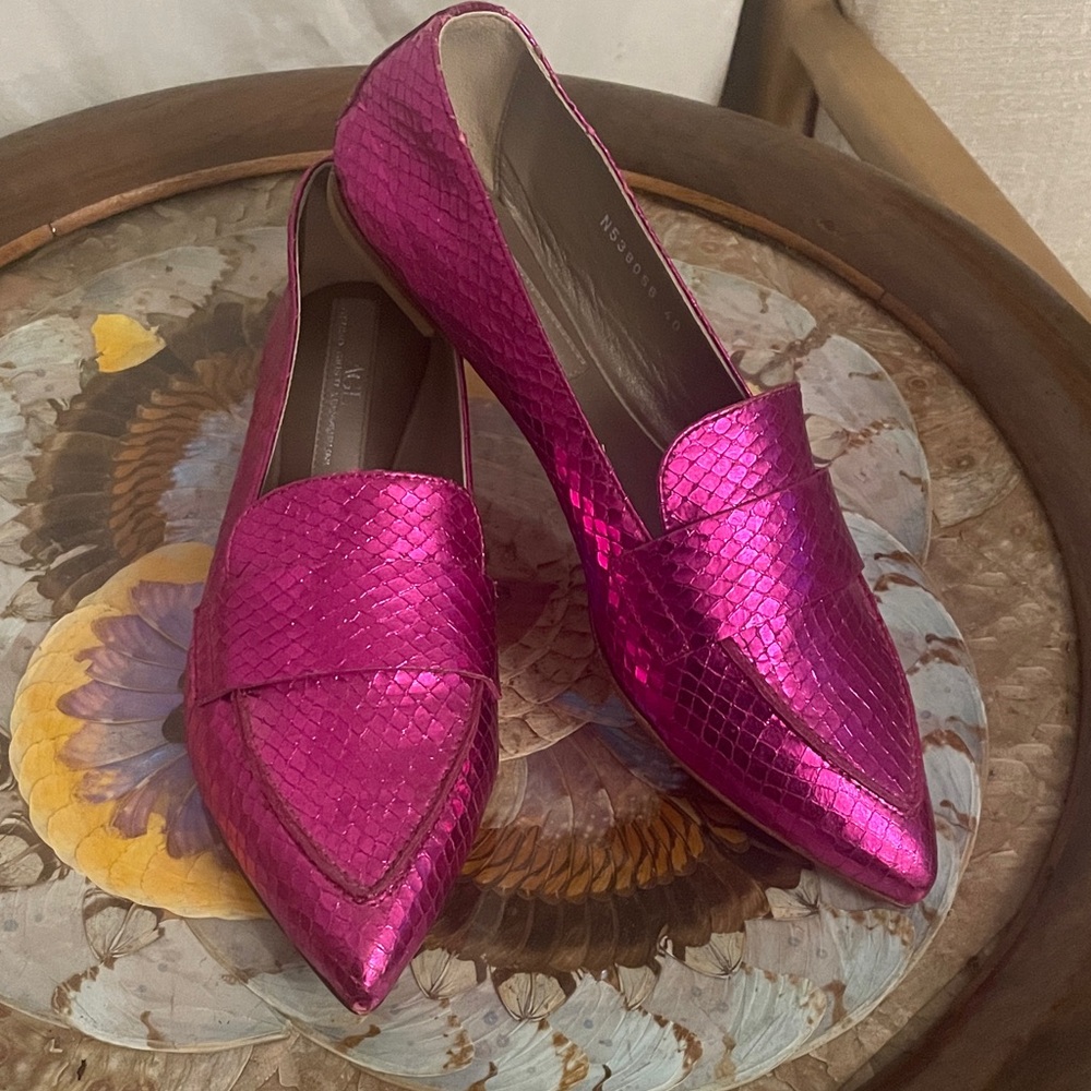 AGL Attilio Giusti Softy Pointy Toe Moccasin Loafer Fuchsia